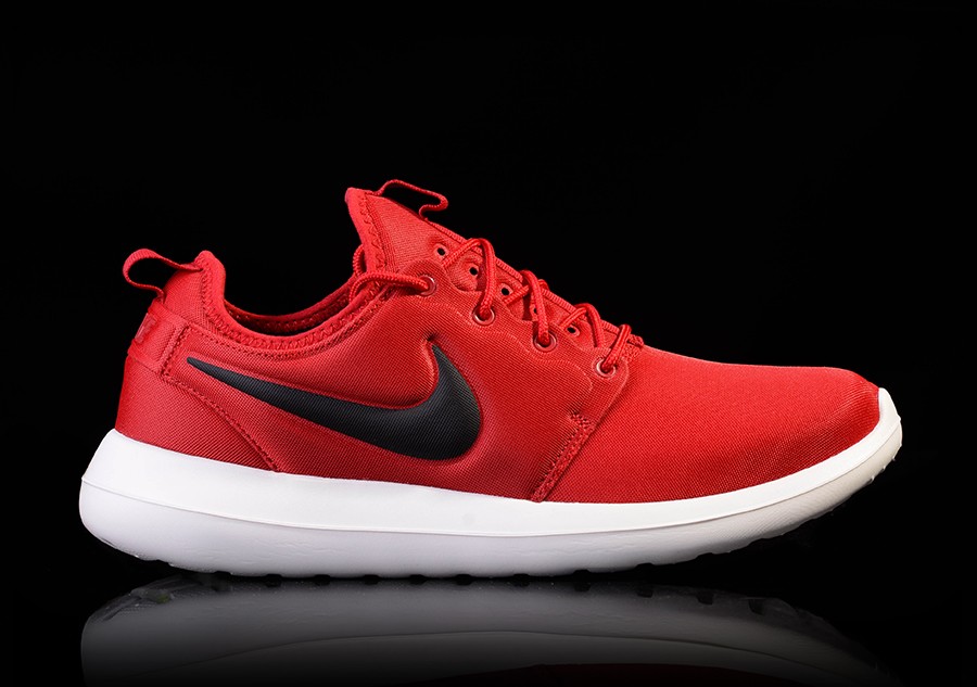NIKE ROSHE TWO GYM RED price €79.00 