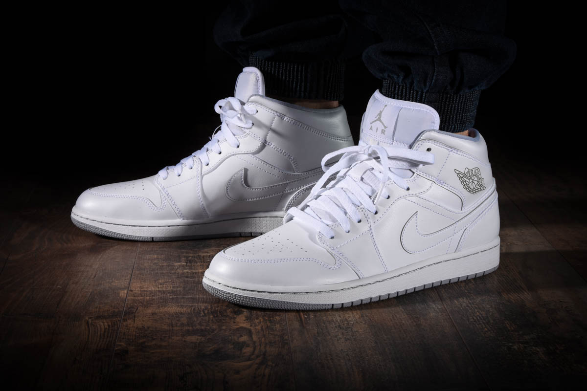 NIKE AIR JORDAN 1 RETRO MID WHITE WOLF GREY