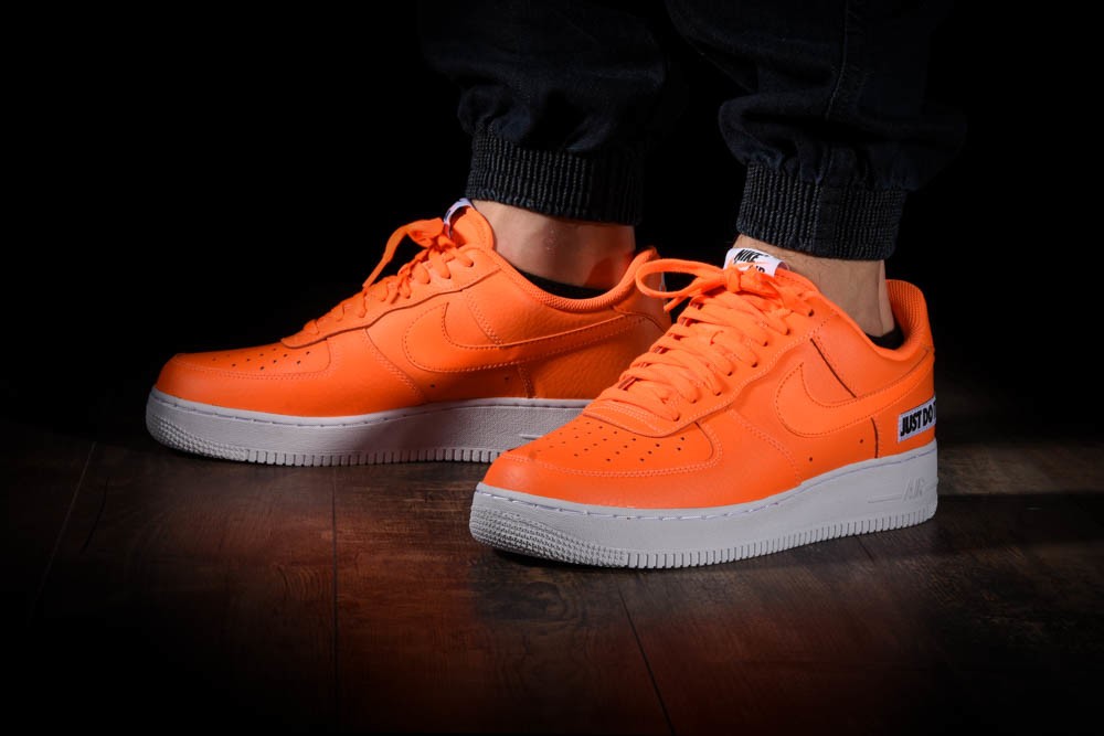 NIKE AIR FORCE 1 '07 LV8 LTHR JUST DO IT