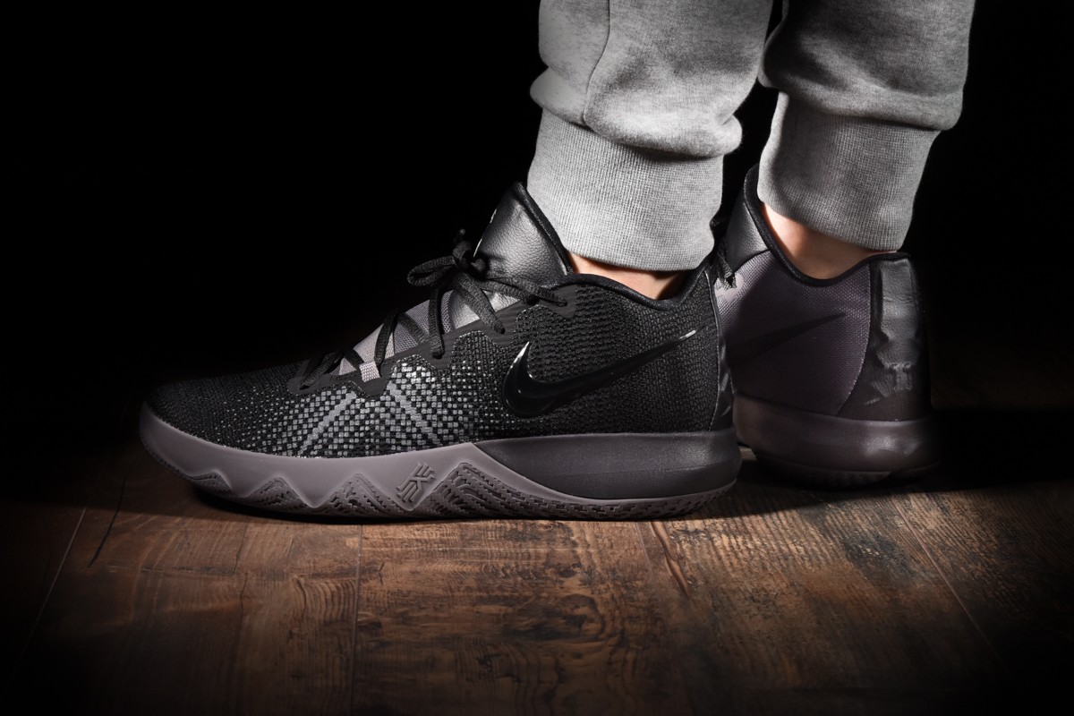 nike kyrie flytrap black thunder grey