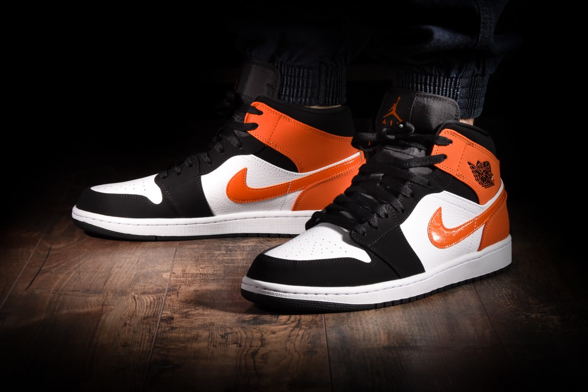 NIKE AIR JORDAN 1 RETRO MID SHATTERED BACKBOARD