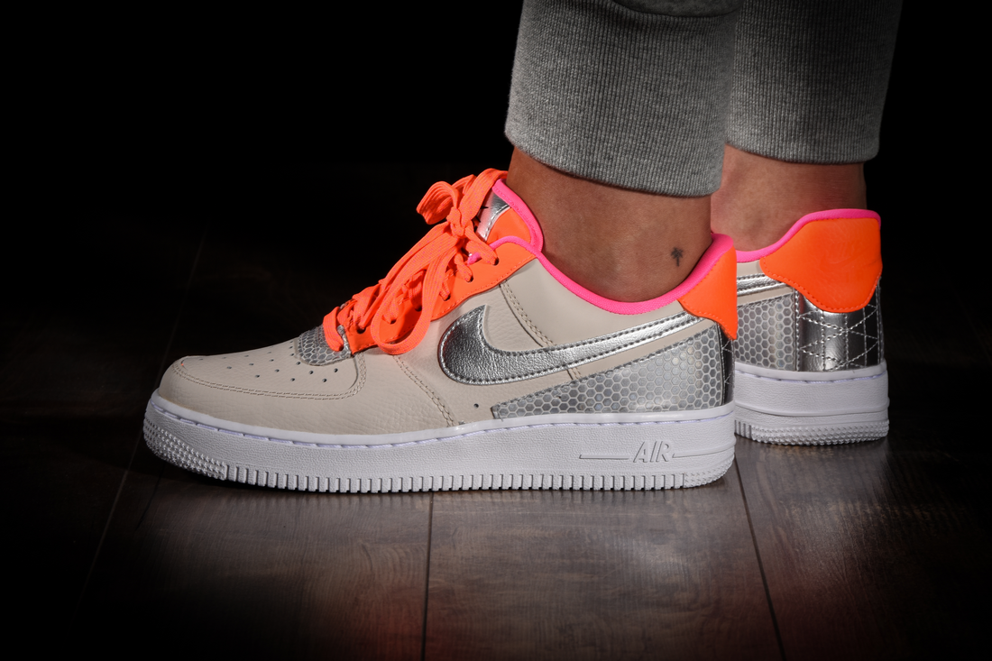 NIKE AIR FORCE 1 LOW LIGHT 3M WMNS OREWOOD BROWN for £95.00