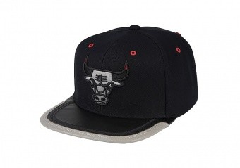 MITCHELL & NESS DAY 3 SNAPBACK CHICAGO BULLS